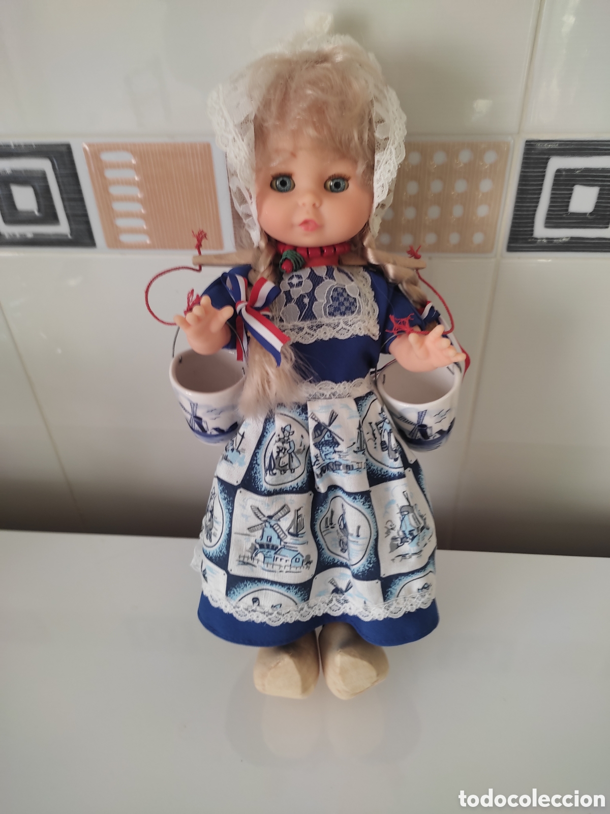 Mu&ntilde;ecas modernas: Mu&ntilde;eca holandesa vintage - Foto 1