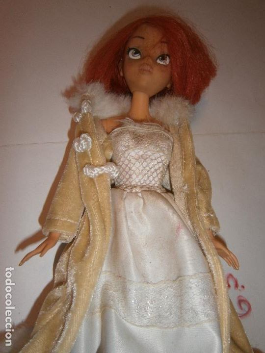 Mu&ntilde;ecas modernas: ESPECTACULAR MU&Ntilde;ECA CON ABRIGO LARGO - Foto 2