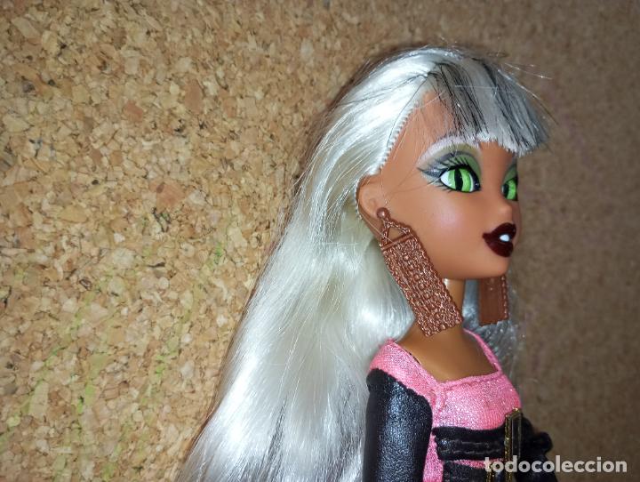 Mu&ntilde;ecas modernas: Mu&ntilde;eca Bratzillaz Sashabella paws - Foto 3