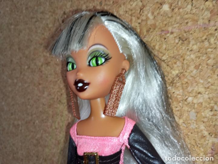 Mu&ntilde;ecas modernas: Mu&ntilde;eca Bratzillaz Sashabella paws - Foto 4