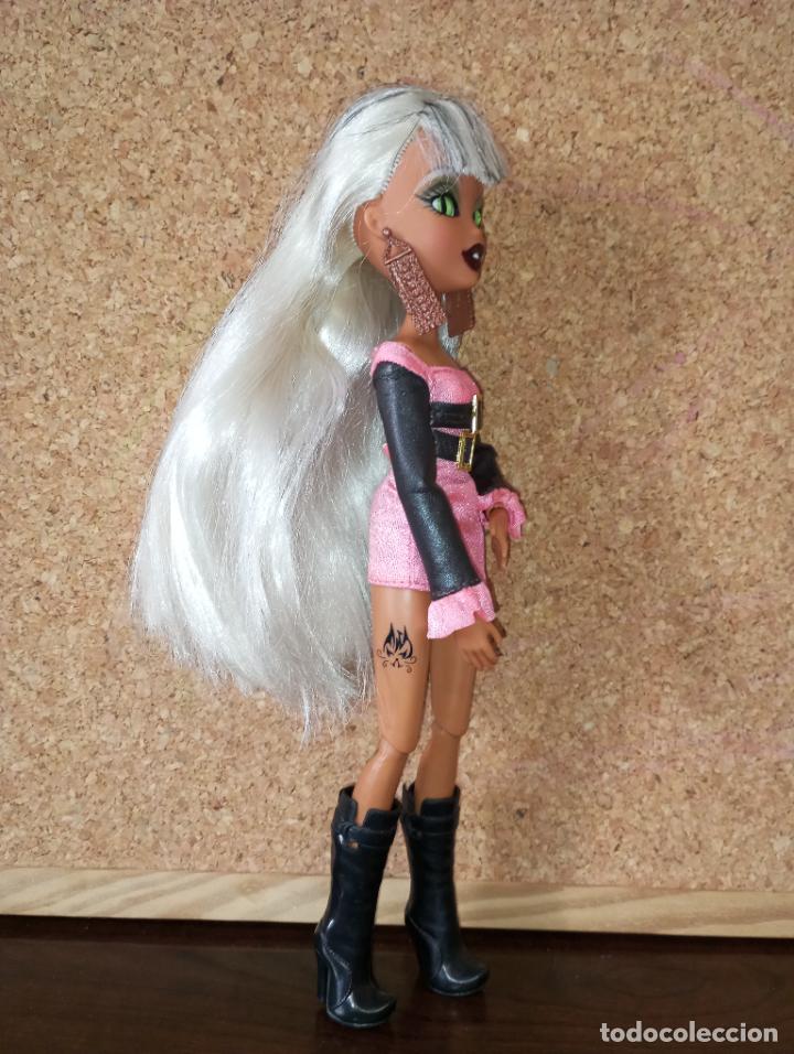 Mu&ntilde;ecas modernas: Mu&ntilde;eca Bratzillaz Sashabella paws - Foto 8
