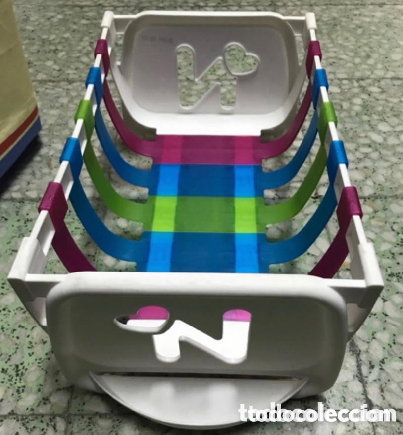 Mu&ntilde;ecas modernas: Lote mu&ntilde;ecas y complementos cuna y sillas - Foto 3