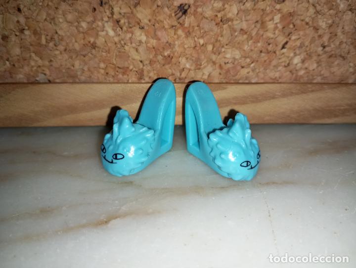 Mu&ntilde;ecas modernas: Zapatos de mu&ntilde;eca Monster high - Foto 1
