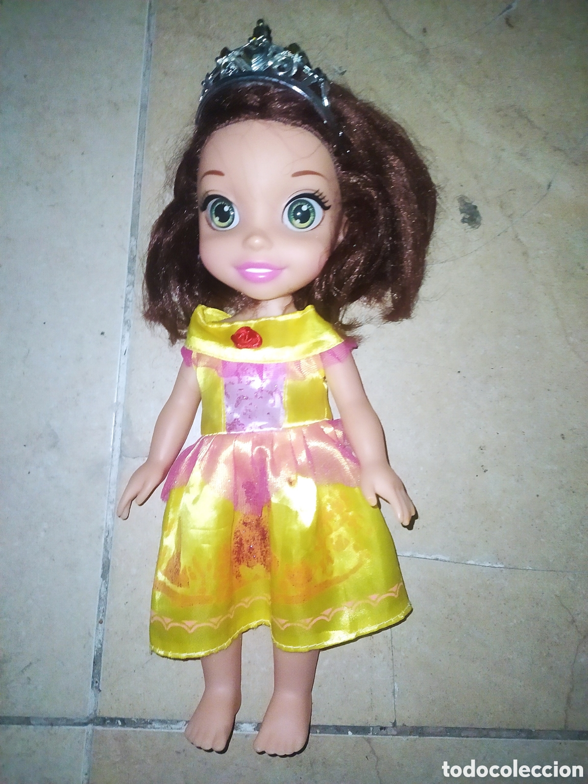 Mu&ntilde;ecas modernas: Mu&ntilde;eca tipo Disney morena - Foto 1