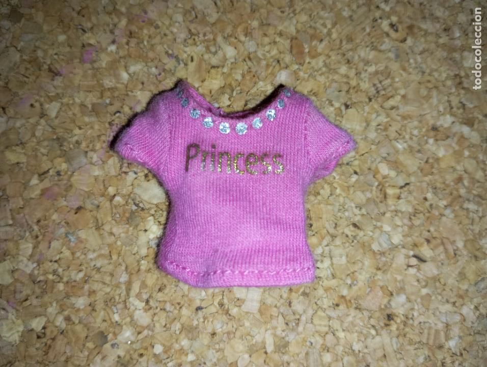 Mu&ntilde;ecas modernas: Camiseta de mu&ntilde;eca Bratz - Foto 1