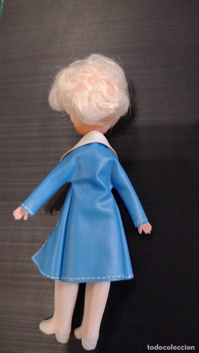 Mu&ntilde;ecas modernas: Rainy day doll. - Foto 3