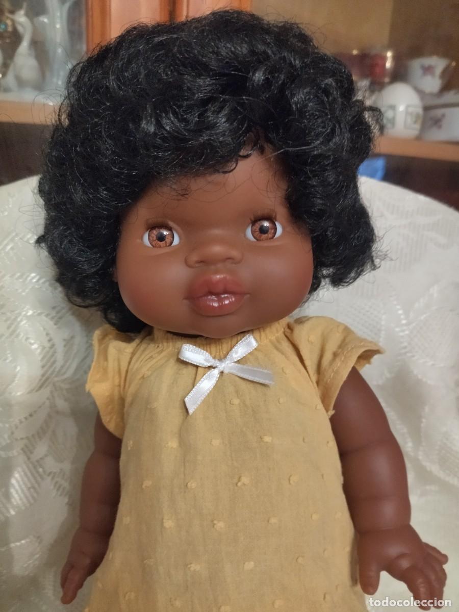 Mu&ntilde;ecas modernas: MU&Ntilde;ECA NEGRITA DE MINILAND, PERFUMADA. - Foto 3
