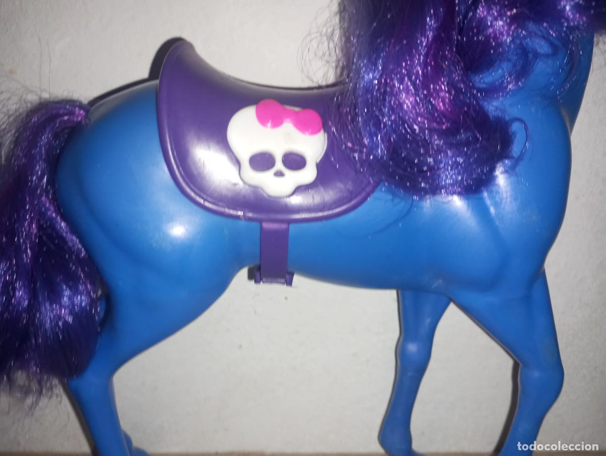 Mu&ntilde;ecas modernas: caballo de mu&ntilde;eca monster high directora decapitada - Foto 4