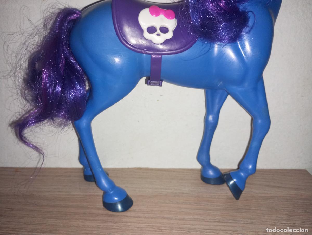 Mu&ntilde;ecas modernas: caballo de mu&ntilde;eca monster high directora decapitada - Foto 5