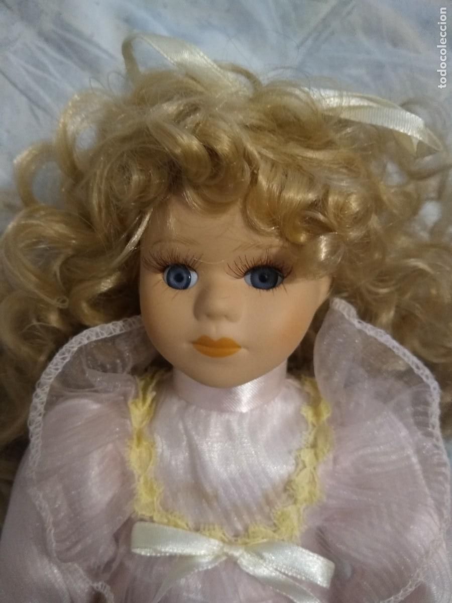 Mu&ntilde;ecas modernas: Mu&ntilde;eca de porcelana de 30 cms de altura. - Foto 3