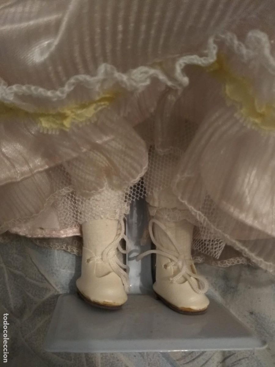 Mu&ntilde;ecas modernas: Mu&ntilde;eca de porcelana de 30 cms de altura. - Foto 4