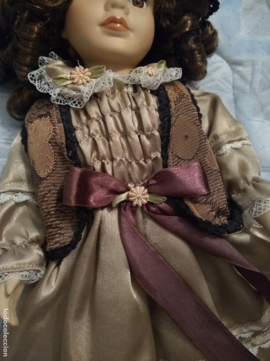 Mu&ntilde;ecas modernas: Mu&ntilde;eca de porcelana de 40 cms de altura. - Foto 4