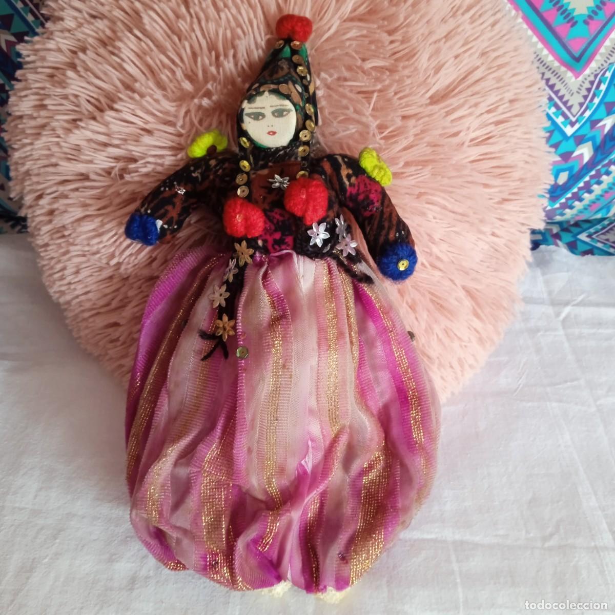 Mu&ntilde;ecas modernas: MU&Ntilde;ECA TIPICA BULGARIA?? - Foto 1