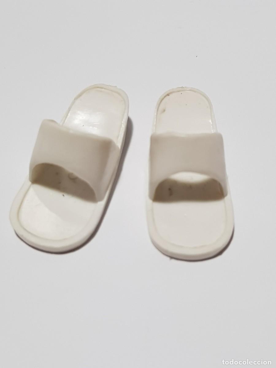 Mu&ntilde;ecas modernas: Zapatos Sindy vintage - Foto 1
