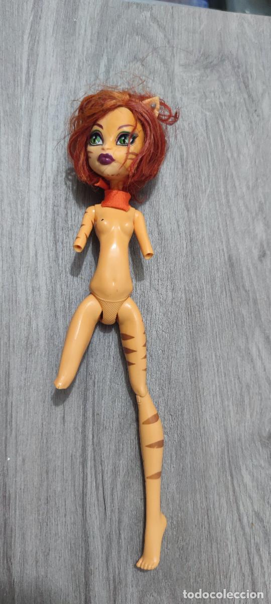 Mu&ntilde;ecas modernas: Mu&ntilde;eca Monster High para piezas - Foto 1