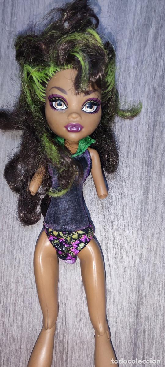 Mu&ntilde;ecas modernas: Mu&ntilde;eca Monster High para piezas - Foto 1