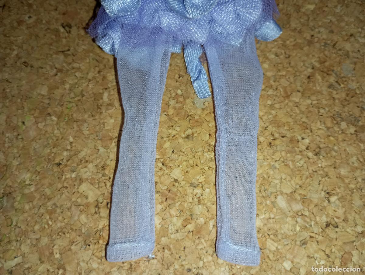 Mu&ntilde;ecas modernas: falda y medias de mu&ntilde;eca bratz - Foto 2