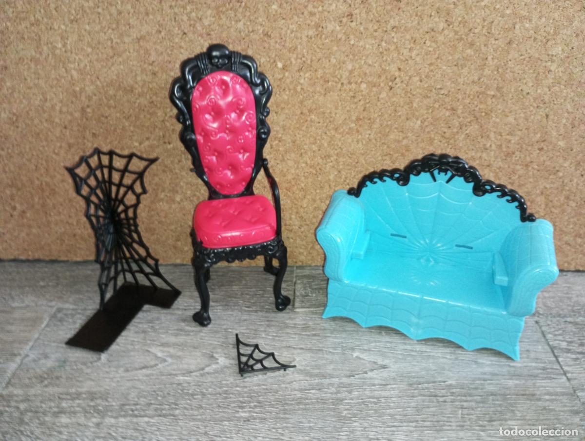 Mu&ntilde;ecas modernas: Lote muebles de mu&ntilde;eca Monster high - Foto 1