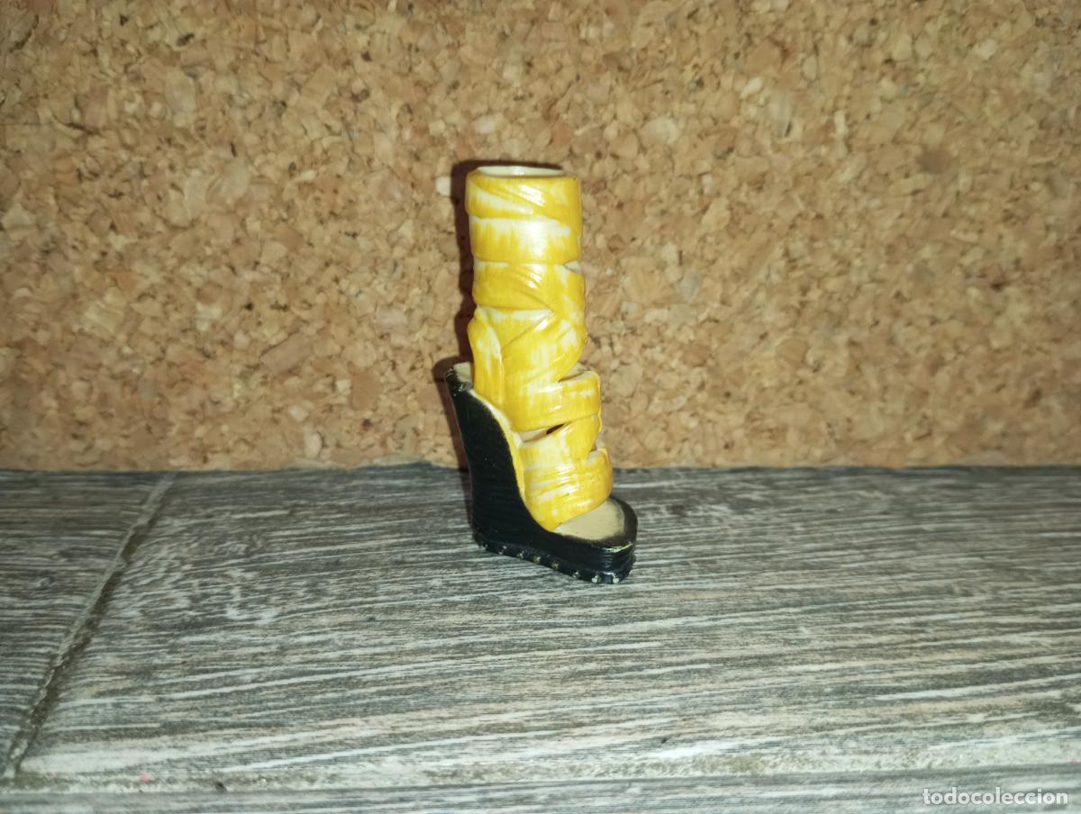 Mu&ntilde;ecas modernas: Zapato de mu&ntilde;eca Monster high cleo - Foto 2