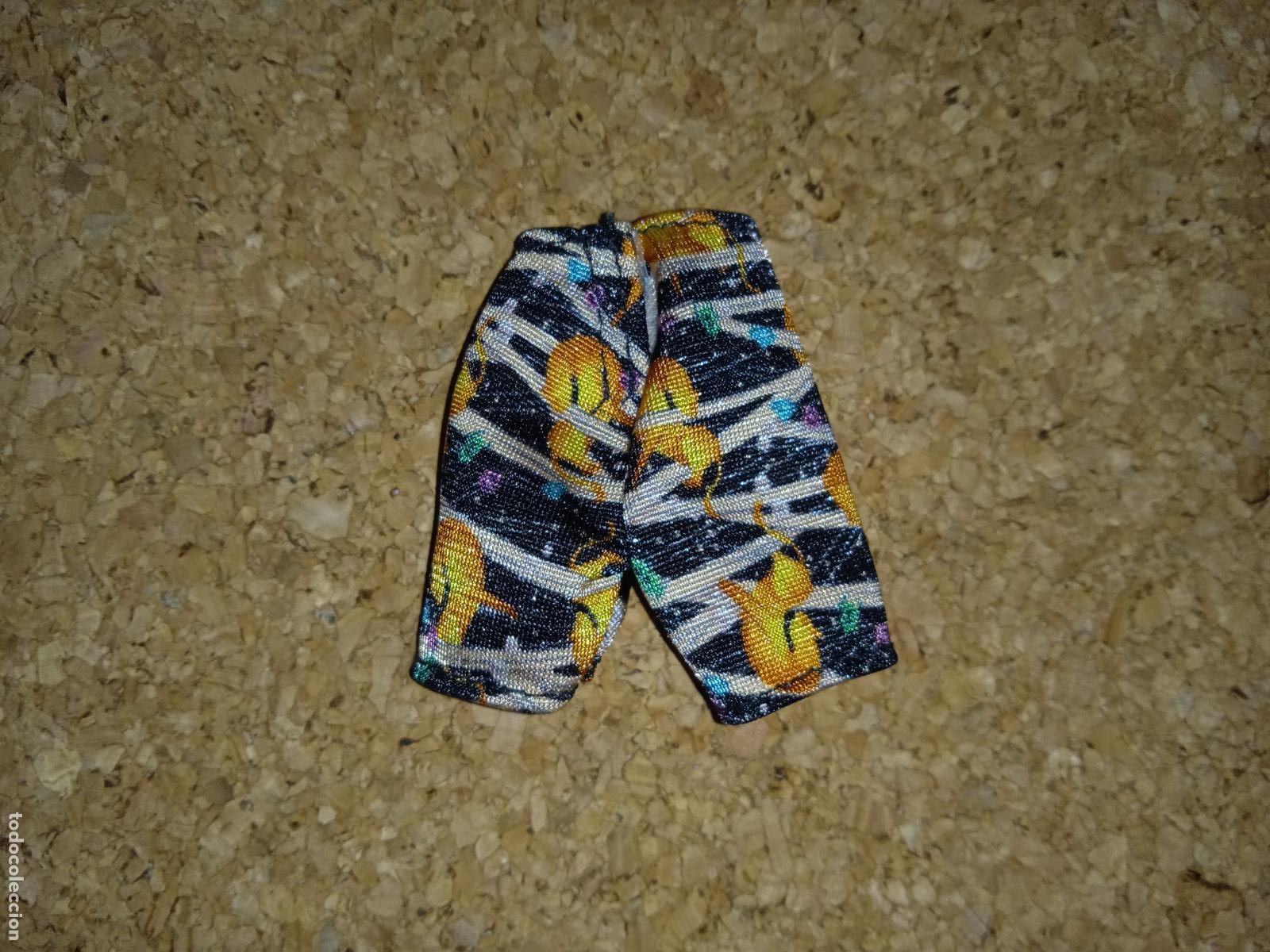 Mu&ntilde;ecas modernas: pantalon corto de mu&ntilde;eca monster high - Foto 2