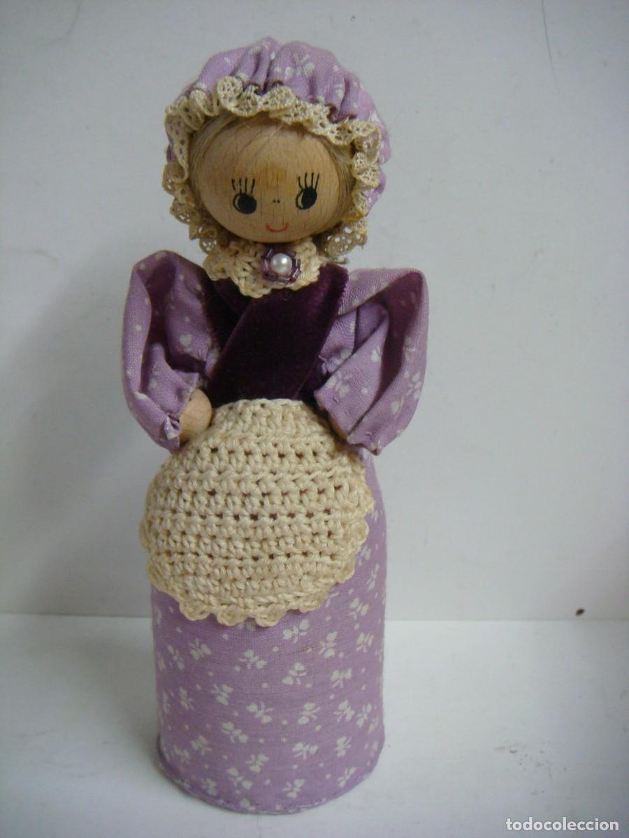 Mu&ntilde;ecas modernas: MU&Ntilde;ECA CON LA CARA EN MADERA-CAJ-G-N&ordm;22 - Foto 1