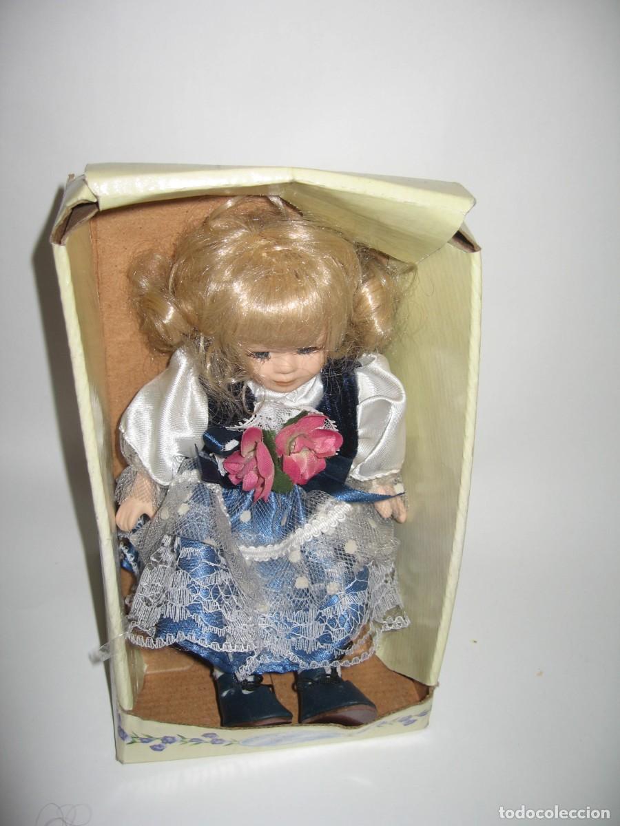 Mu&ntilde;ecas modernas: MU&Ntilde;ECA DE COLECCION EN PORCELANA - Foto 4