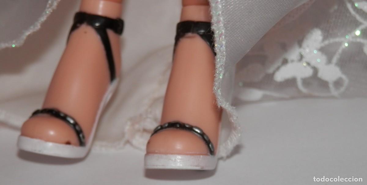 Mu&ntilde;ecas modernas: MU&Ntilde;ECA BRATZ - MGA 2001 - Foto 3
