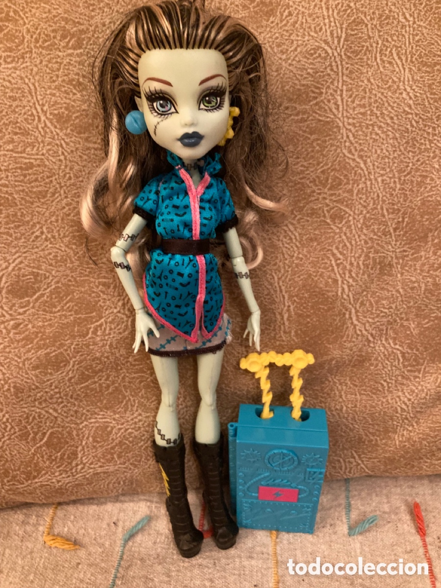 Mu&ntilde;ecas modernas: Mu&ntilde;eca Monster High Scaris - Foto 1