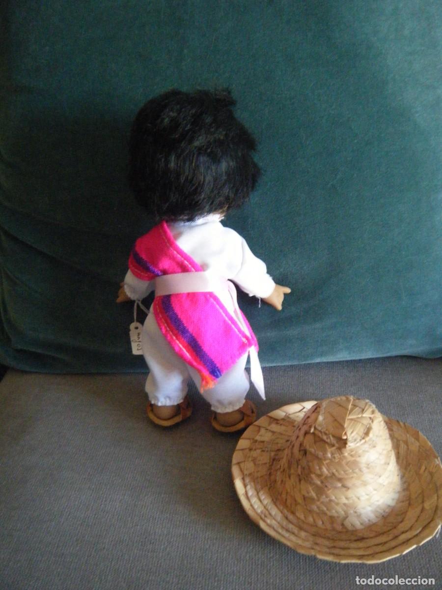 Mu&ntilde;ecas modernas: Mu&ntilde;eco original de mexico del a&ntilde;o 2005. - Foto 2