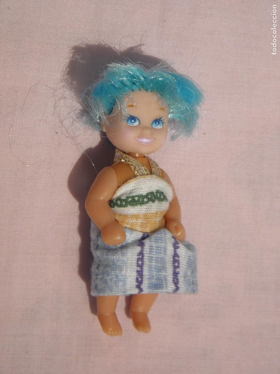 Mu&ntilde;ecas modernas: Antigua mu&ntilde;eca beb&eacute; con pelo azul - Foto 1