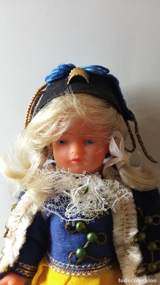 Mu&ntilde;ecas modernas: Preciosa mu&ntilde;eca folklorica de 19 cm - Foto 2