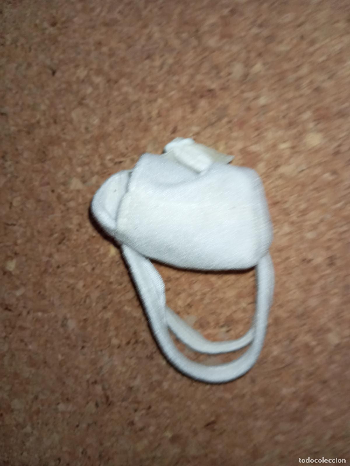 Mu&ntilde;ecas modernas: Mochila de mu&ntilde;eca Bratz o similar - Foto 2