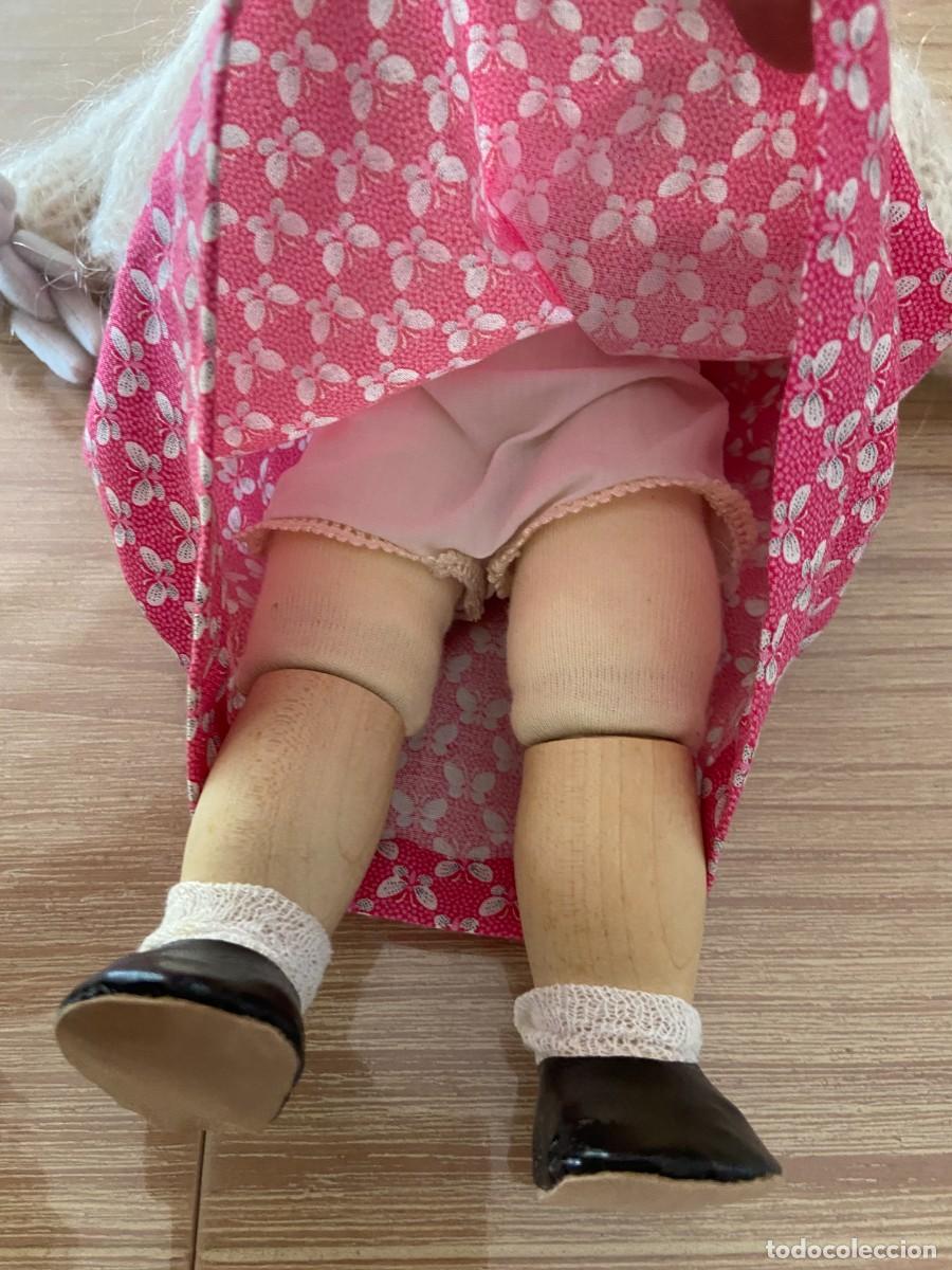 Mu&ntilde;ecas modernas: Preciosa Mu&ntilde;eca Alemana, de Madera. Caja original triangular. - Foto 15