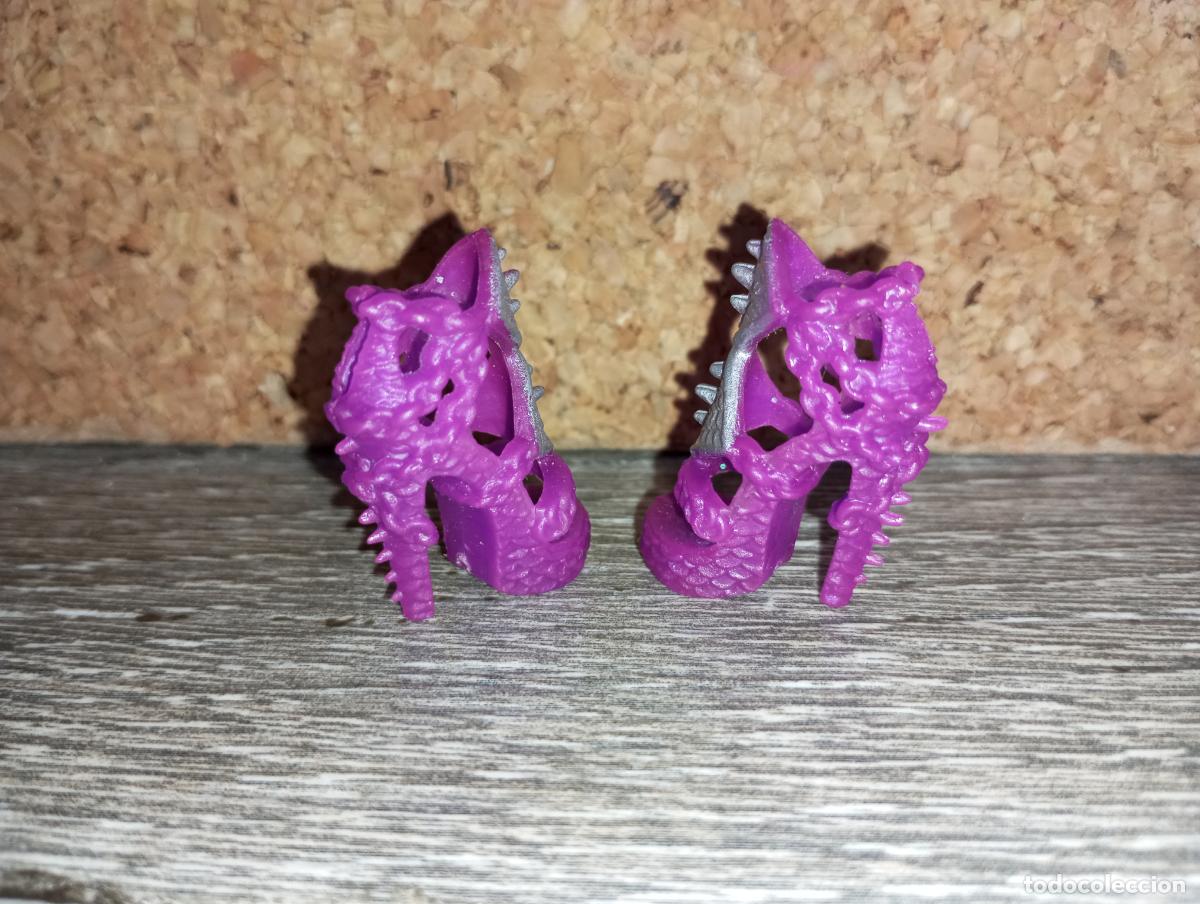 Mu&ntilde;ecas modernas: Zapatos de mu&ntilde;eca Monster high - Foto 2