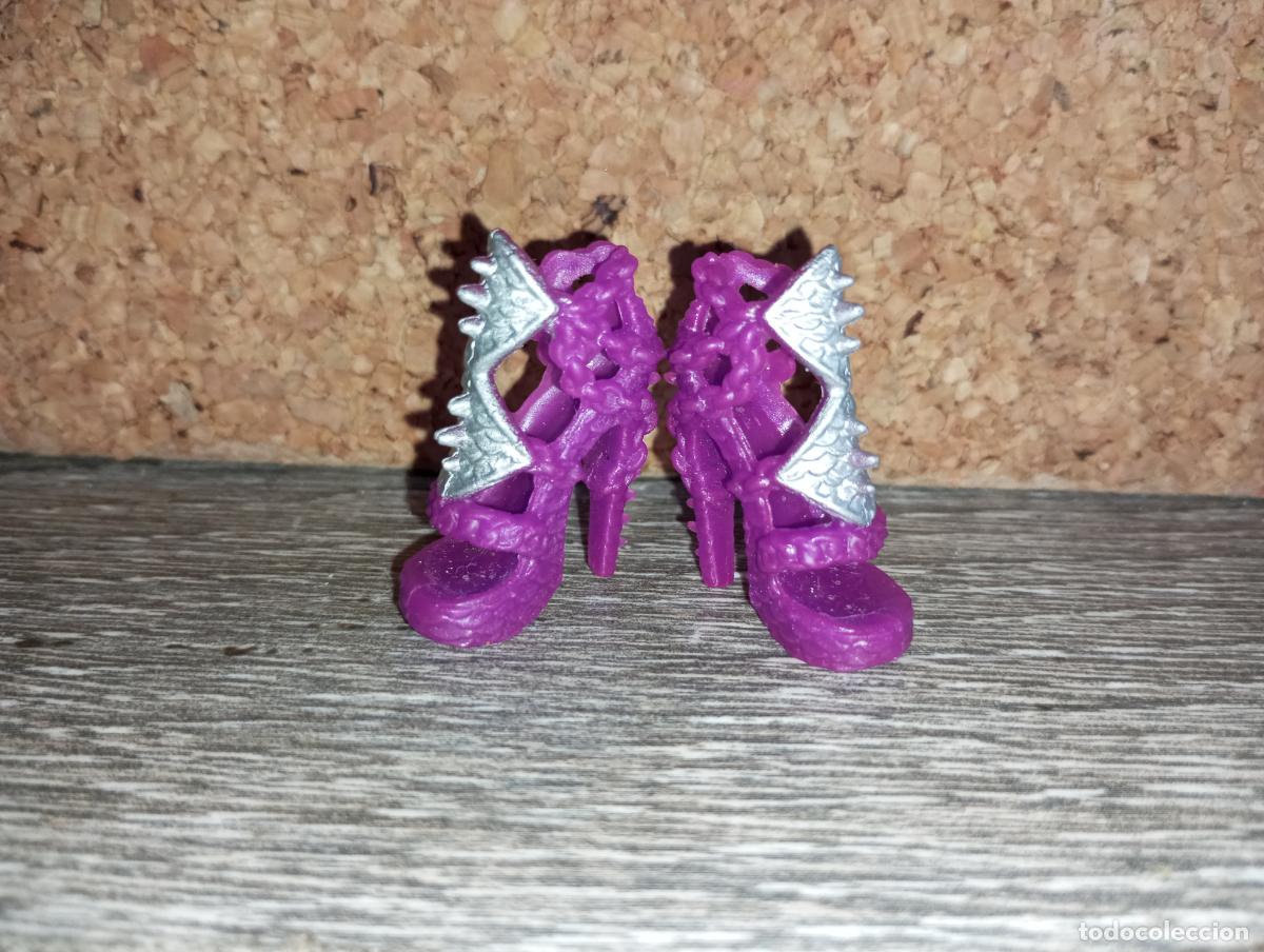 Mu&ntilde;ecas modernas: Zapatos de mu&ntilde;eca Monster high - Foto 1