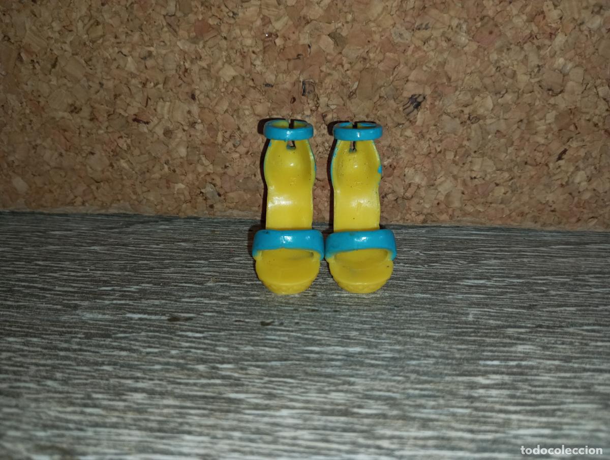 Mu&ntilde;ecas modernas: Zapatos de mu&ntilde;eca bratzillaz - Foto 2