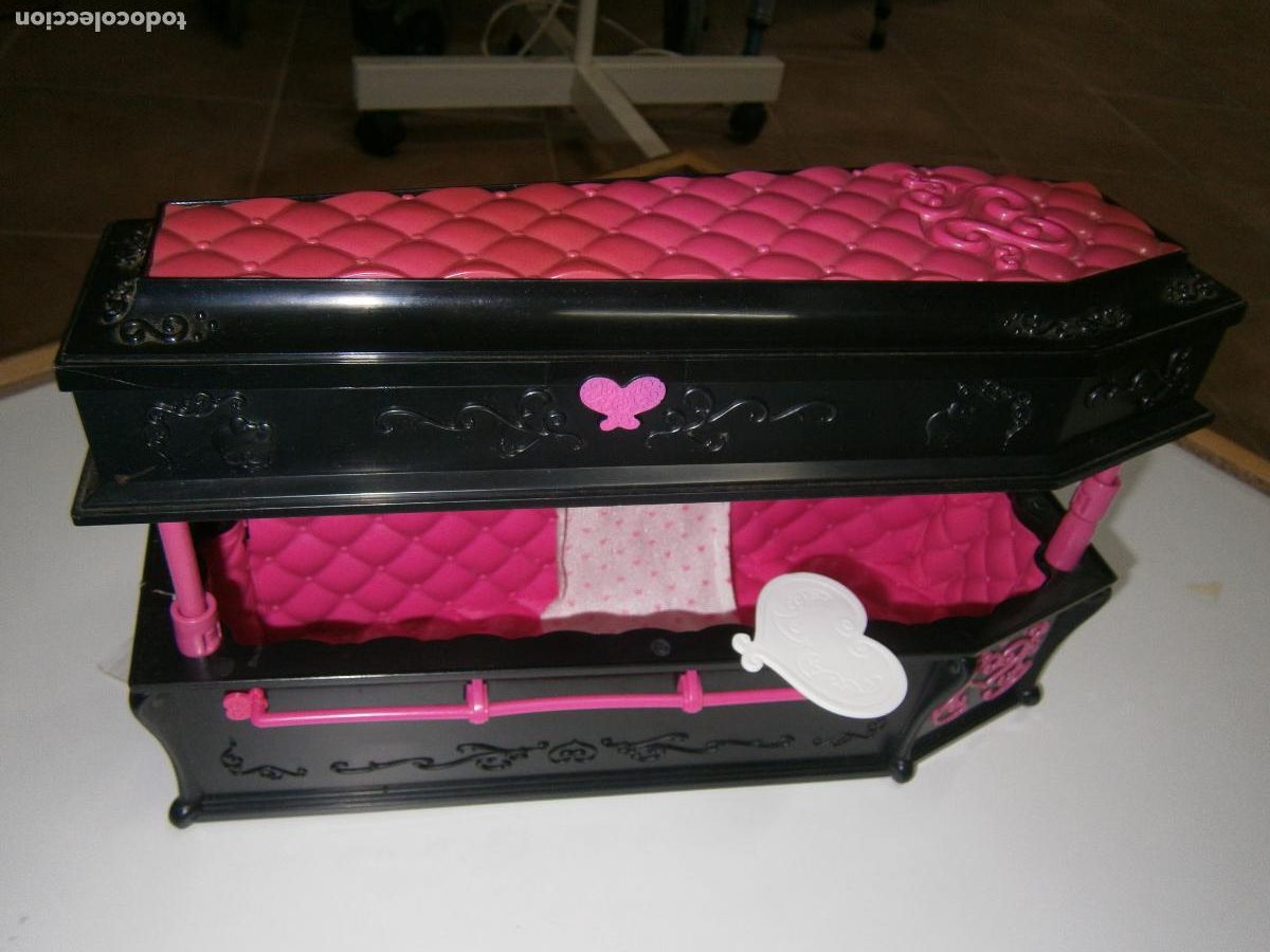 Mu&ntilde;ecas modernas: ATAUD HABITACULO PARA MU&Ntilde;ECA MONSTER HIGH - Foto 2