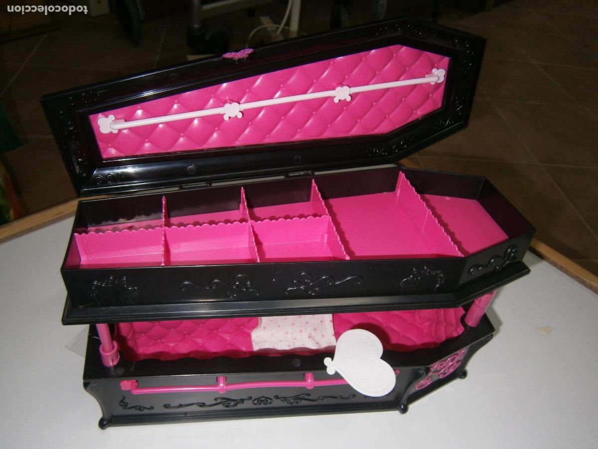 Mu&ntilde;ecas modernas: ATAUD HABITACULO PARA MU&Ntilde;ECA MONSTER HIGH - Foto 3