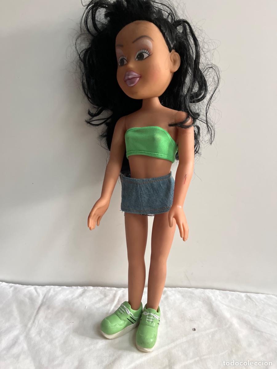 Mu&ntilde;ecas modernas: Mu&ntilde;eca bratz con ropa - Foto 1