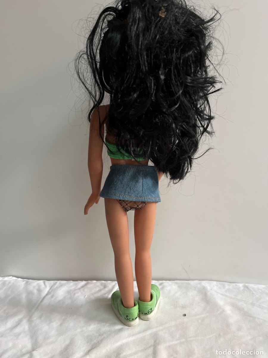 Mu&ntilde;ecas modernas: Mu&ntilde;eca bratz con ropa - Foto 3
