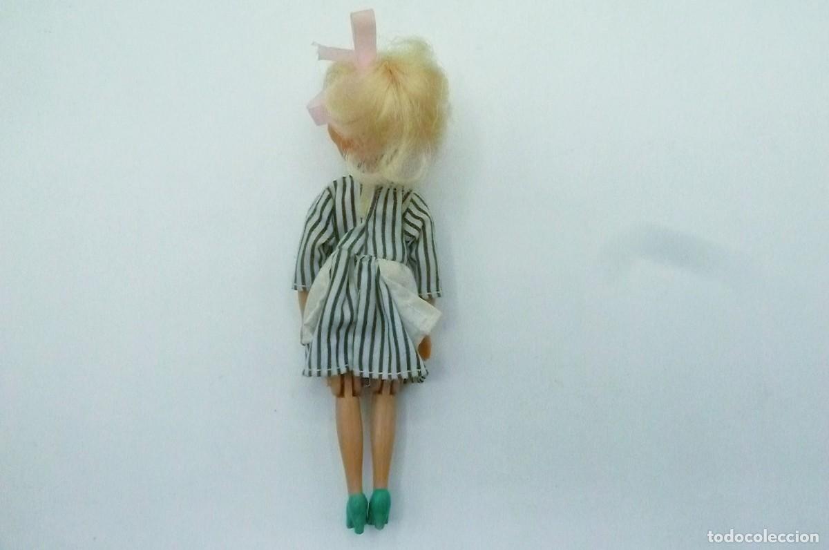 Mu&ntilde;ecas modernas: Mu&ntilde;eca enfermera vintage - Foto 2