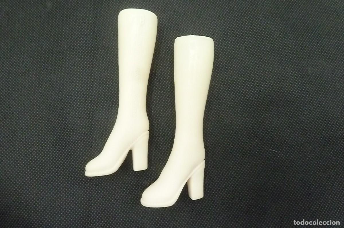 Mu&ntilde;ecas modernas: Botas blancas Soraya Jesmar - Foto 4