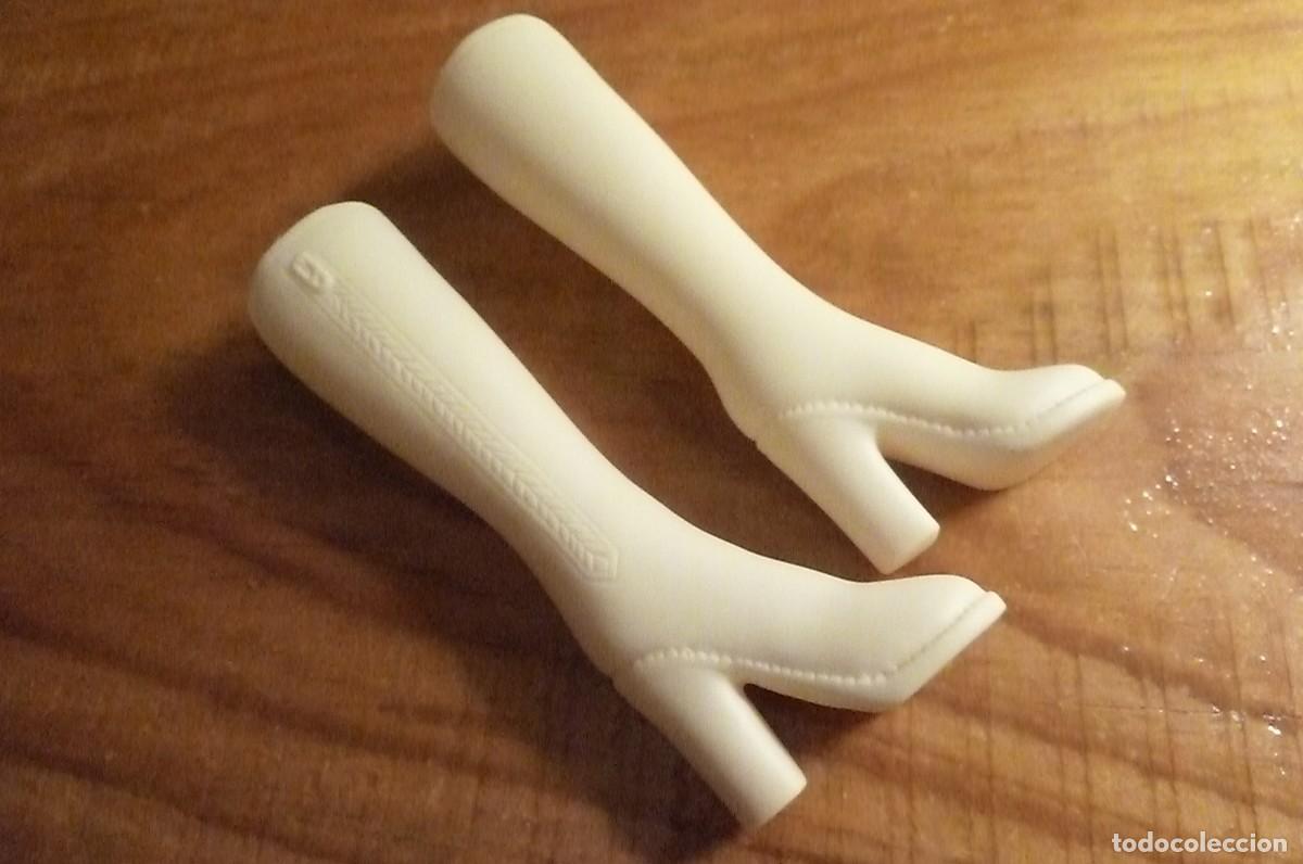 Mu&ntilde;ecas modernas: Botas blancas Soraya Jesmar - Foto 1