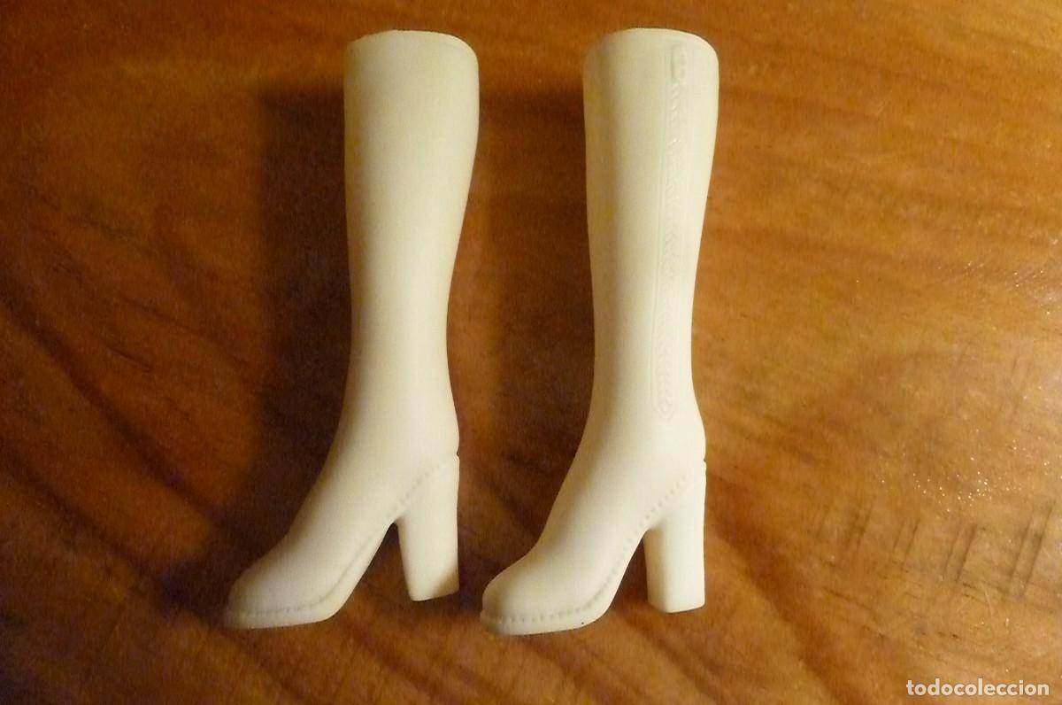 Mu&ntilde;ecas modernas: Botas blancas Soraya Jesmar - Foto 2