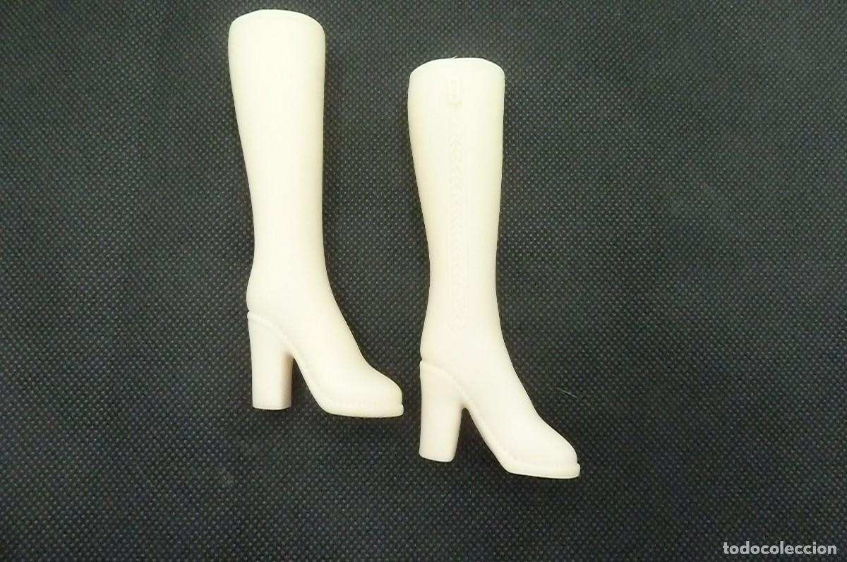 Mu&ntilde;ecas modernas: Botas blancas Soraya Jesmar - Foto 3