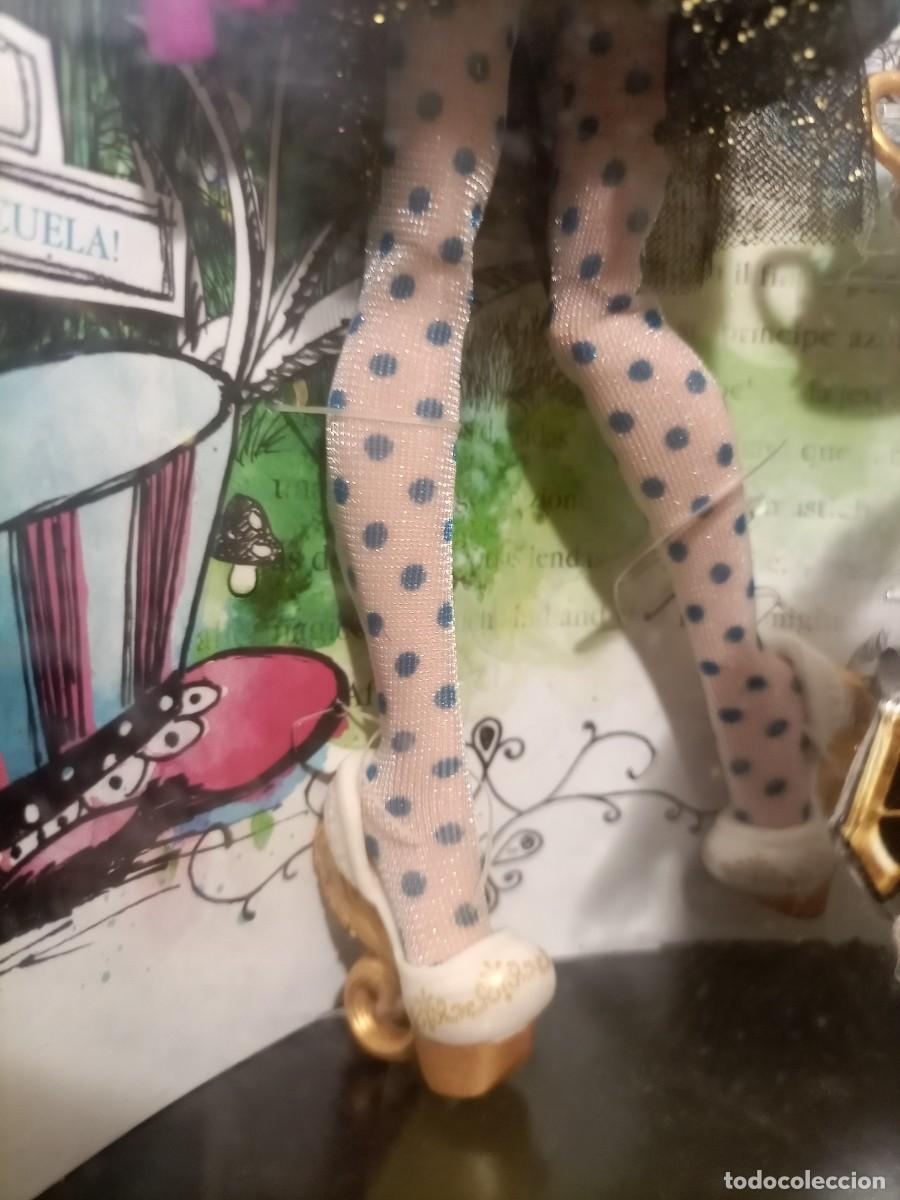 Mu&ntilde;ecas modernas: Madeline Hatter mu&ntilde;eca Ever After High de Mattel 2013 - Foto 5