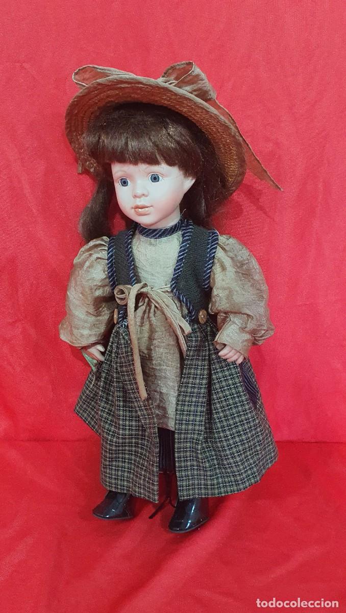 Mu&ntilde;ecas modernas: Antigua mu&ntilde;eca vestido campero - Foto 1