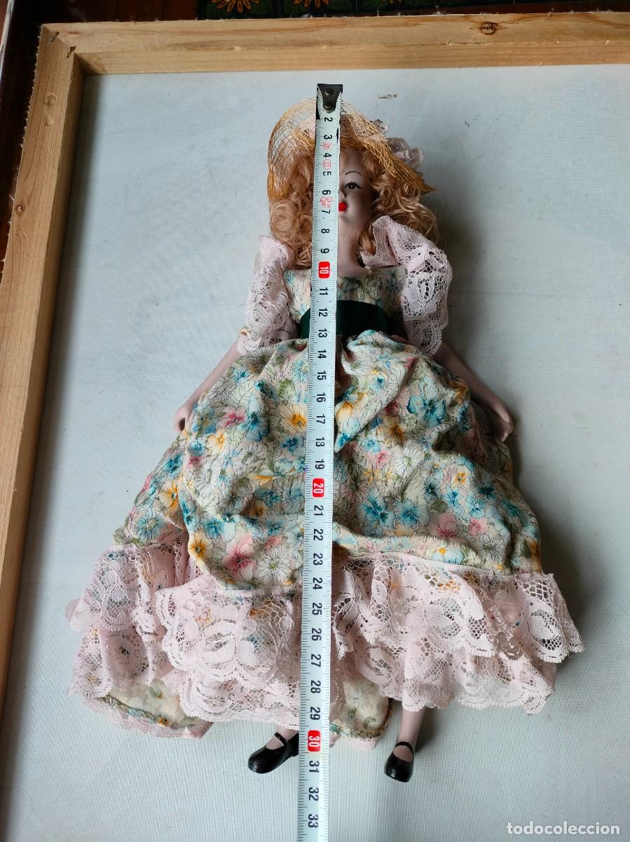 Mu&ntilde;ecas modernas: PEQUE&Ntilde;A MU&Ntilde;ECA CON SU TRAJE. - Foto 2