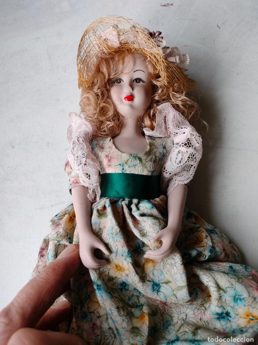 Mu&ntilde;ecas modernas: PEQUE&Ntilde;A MU&Ntilde;ECA CON SU TRAJE. - Foto 6