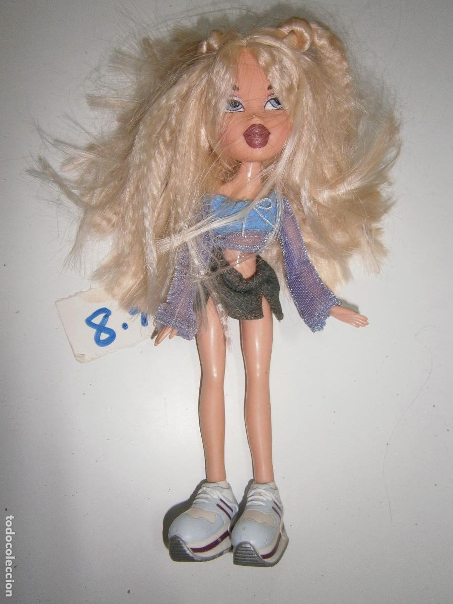 Mu&ntilde;ecas modernas: MU&Ntilde;ECA BRATZ CON ROPA - Foto 1